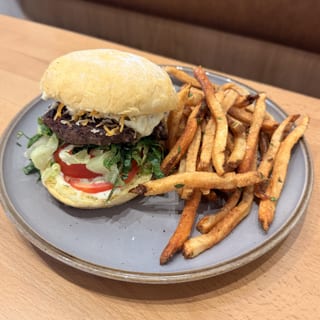Kids Classic Cheeseburger