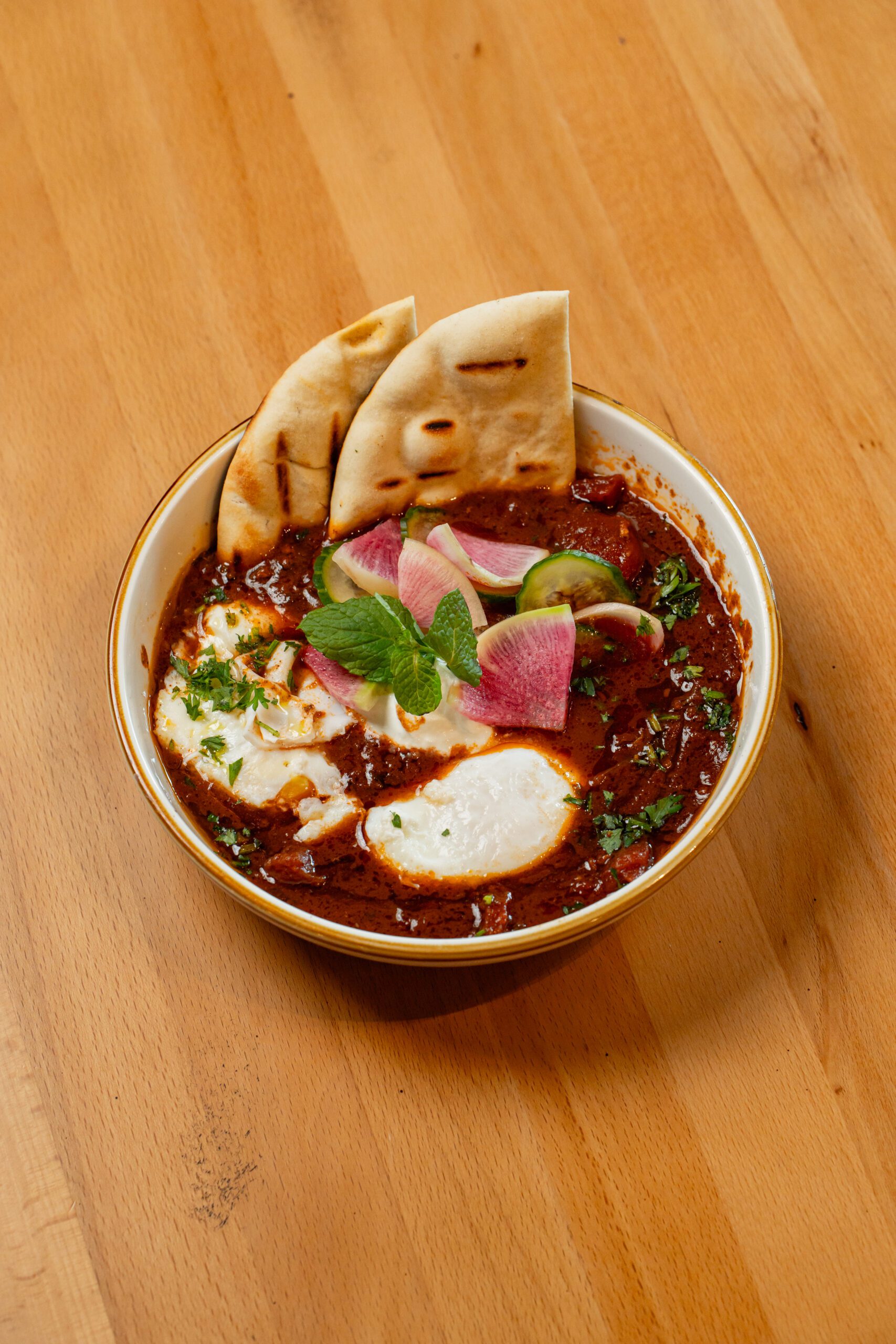 POACHED EGGS IN TOMATO SAUCE